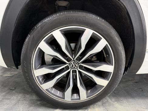 Used 2022 Volkswagen Atlas Cross Sport SEL Premium R-Line AWD/4WD image 28