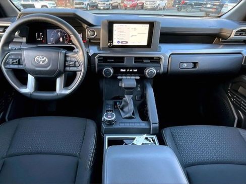 Used 2025 Toyota 4Runner SR5 image 18