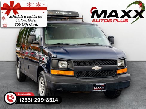 Used 2009 Chevrolet Express 1500 Passenger image 1