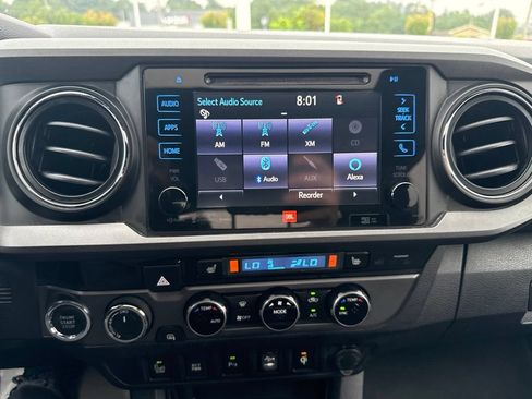 Used 2017 Toyota Tacoma TRD Off-Road AWD/4WD image 12