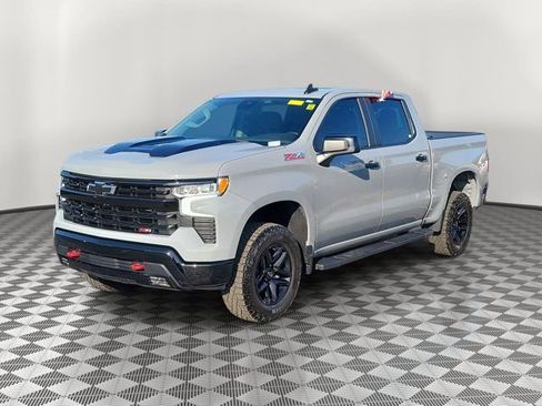 Used 2024 Chevrolet Silverado 1500 LT Trail Boss w/ Convenience Package II AWD/4WD image 3
