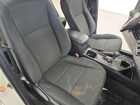 Used 2018 Toyota RAV4 LE image 10