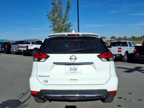 Used 2018 Nissan Rogue S image 4