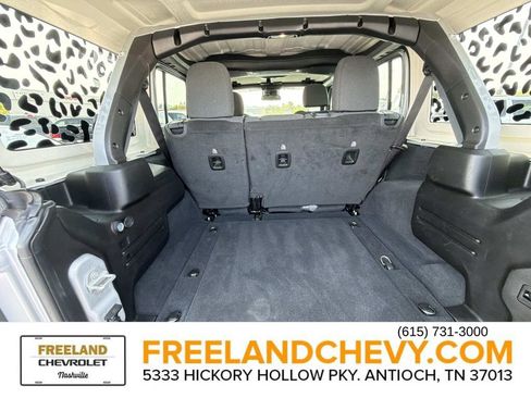 Used 2024 Jeep Wrangler Unlimited Rubicon AWD/4WD image 14