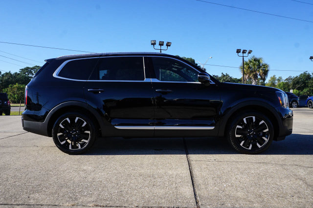 Used 2024 Kia Telluride SX w/ Towing Package FWD image 3