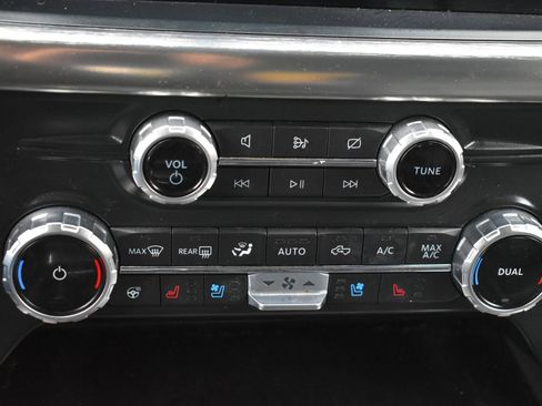 Used 2022 Ford F150 Lariat w/ Equipment Group 502A High image 29