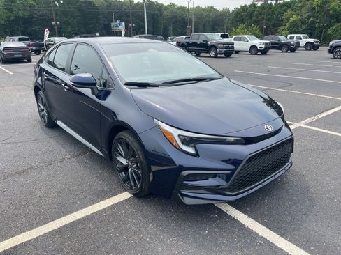 Used 2023 Toyota Corolla SE FWD image 1