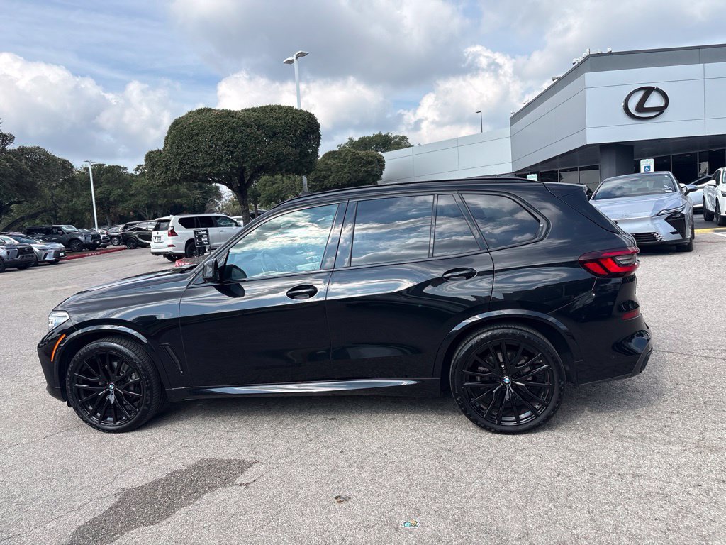 Used 2022 BMW X5 sDrive40i w/ M Sport Package RWD image 2