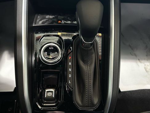 New 2024 Chevrolet Colorado LT w/ LT Convenience Package III image 22