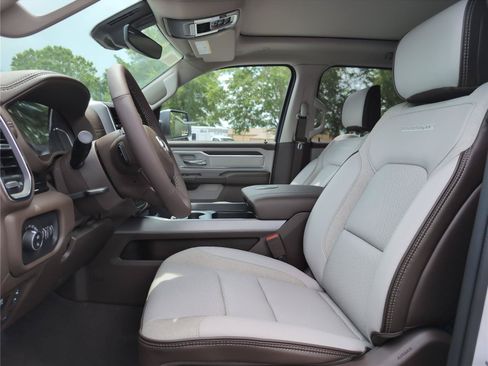 New 2026 RAM 1500 Laramie AWD/4WD image 19