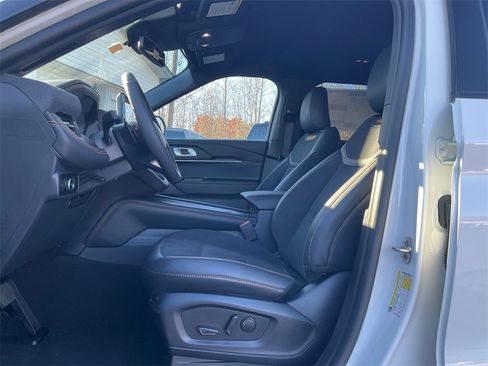 New 2026 Ford Explorer Tremor w/ Tremor Convenience Package image 14