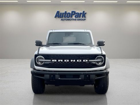 Used 2023 Ford Bronco Wildtrak image 2