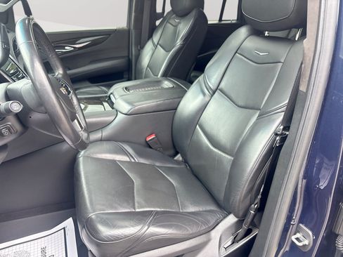 Used 2020 Cadillac Escalade Platinum AWD/4WD image 13