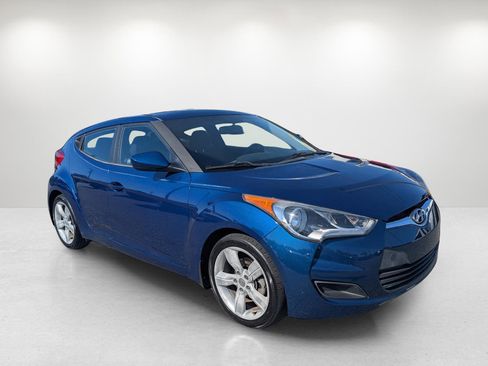 Used 2015 Hyundai Veloster image 3