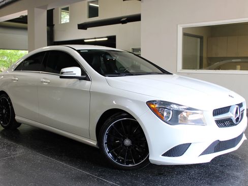Used 2014 Mercedes-Benz CLA 250 image 1
