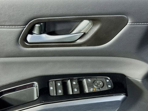 New 2025 Nissan Pathfinder SL image 20