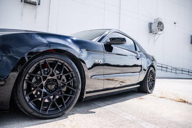 Used 2014 Ford Mustang GT Premium w/ Comfort Package RWD image 24