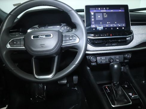 Used 2024 Jeep Compass Latitude AWD/4WD image 28