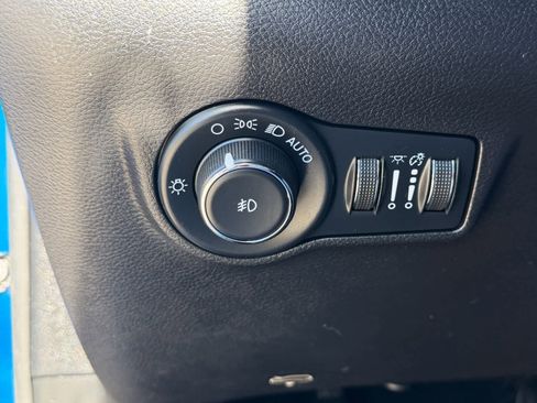 Used 2022 Jeep Compass Latitude image 14