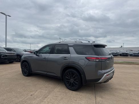 Certified 2022 Nissan Pathfinder SL w/ SL Premium Package image 13