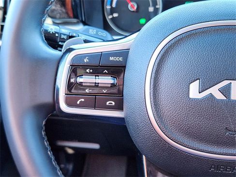 Used 2023 Kia Sorento EX image 19