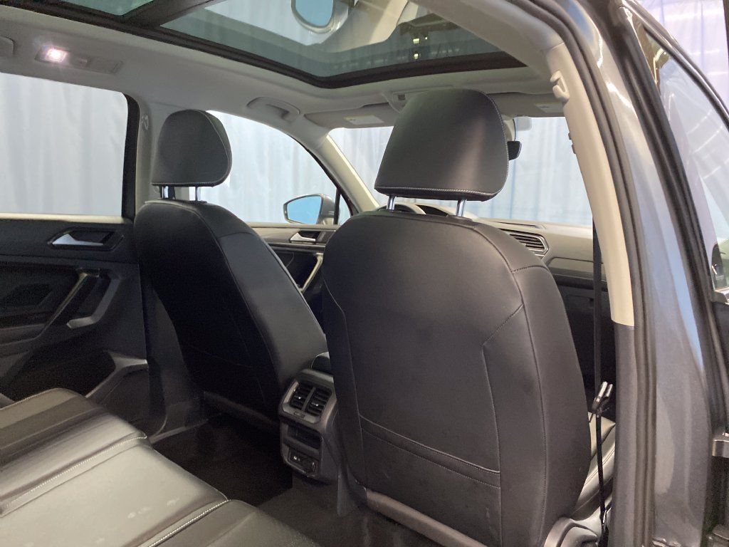 Used 2022 Volkswagen Tiguan SE AWD/4WD image 38