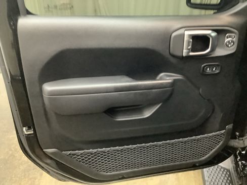 Used 2022 Jeep Wrangler Unlimited Sport image 12