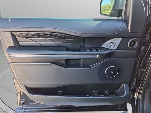 Used 2021 Ford Expedition Platinum image 26