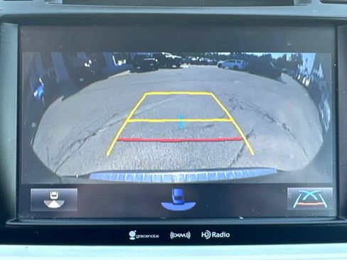 Used 2018 Toyota Highlander Limited Platinum w/ Carpet Mat Package (TMS) AWD/4WD image 31