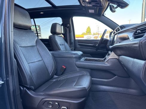 Used 2021 GMC Yukon XL Denali w/ Denali Premium Package AWD/4WD image 19
