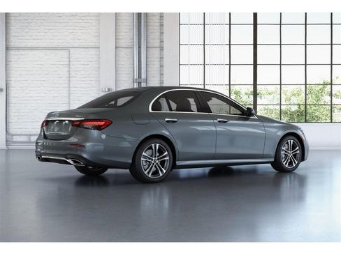 Used 2023 Mercedes-Benz E 350 4MATIC Sedan image 21