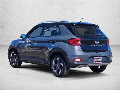 Used 2026 Hyundai Venue SEL FWD image 7