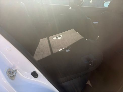 Used 2019 Nissan Kicks SR w/ SR Premium Package FWD image 17