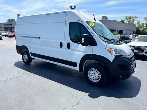 Used 2026 RAM ProMaster 2500 w/ Convenience Group FWD image 6