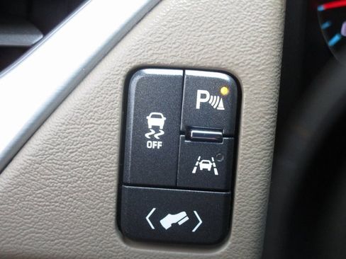 Used 2018 GMC Yukon XL SLT image 13