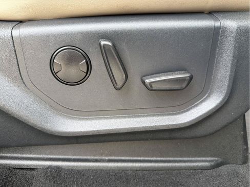 Used 2023 Ford Expedition XLT RWD image 25