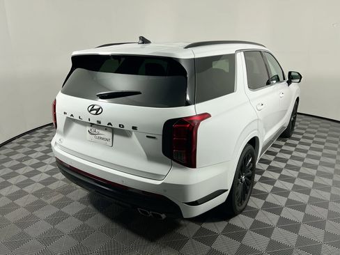 Used 2024 Hyundai Palisade Calligraphy image 3