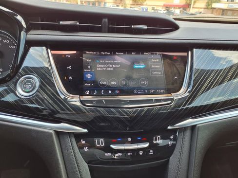 Used 2024 Cadillac XT6 Premium Luxury w/ Technology Package image 31