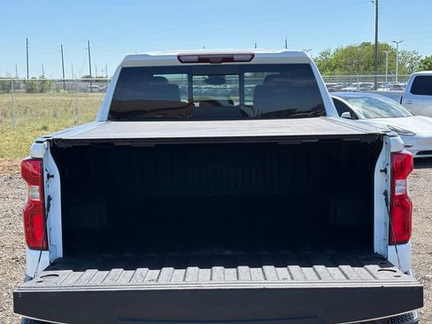 Used 2023 Chevrolet Silverado 1500 ZR2 w/ Technology Package image 12