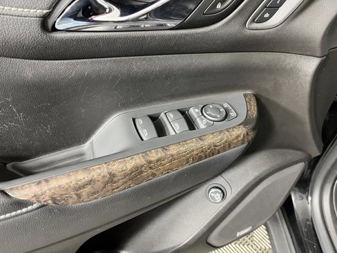 Used 2021 GMC Acadia Denali w/ Denali Ultimate Package image 16