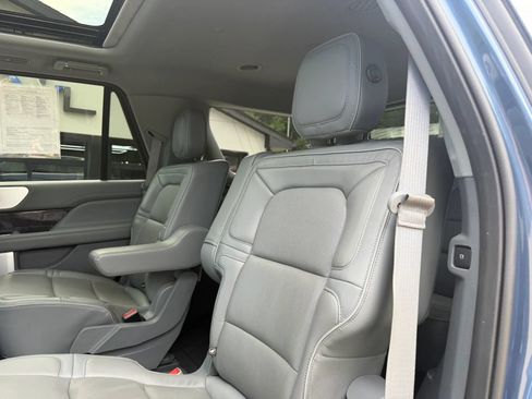 Used 2019 Lincoln Navigator Reserve AWD/4WD image 37