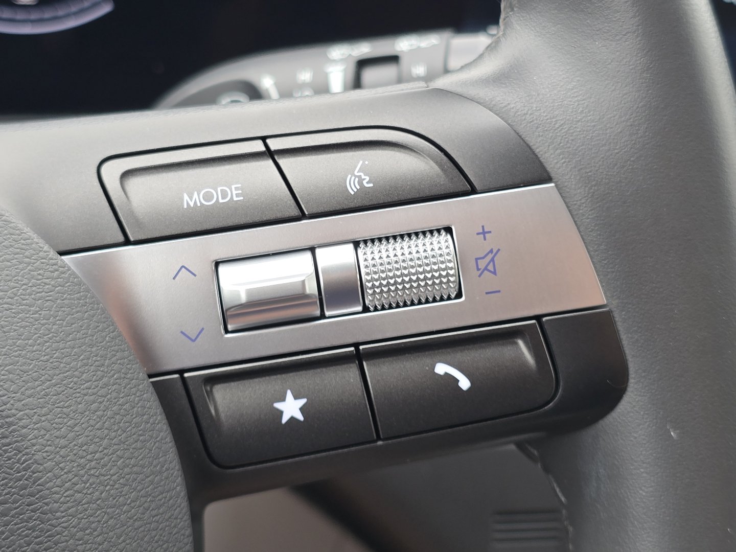 Used 2024 Hyundai Kona SEL FWD image 11