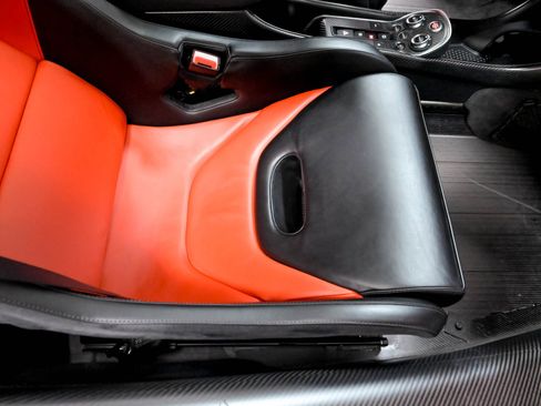 Used 2019 McLaren 600LT RWD image 23