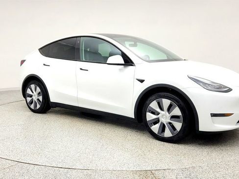 Used 2021 Tesla Model Y Long Range image 3