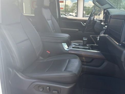 Used 2023 GMC Sierra 1500 SLT AWD/4WD image 13