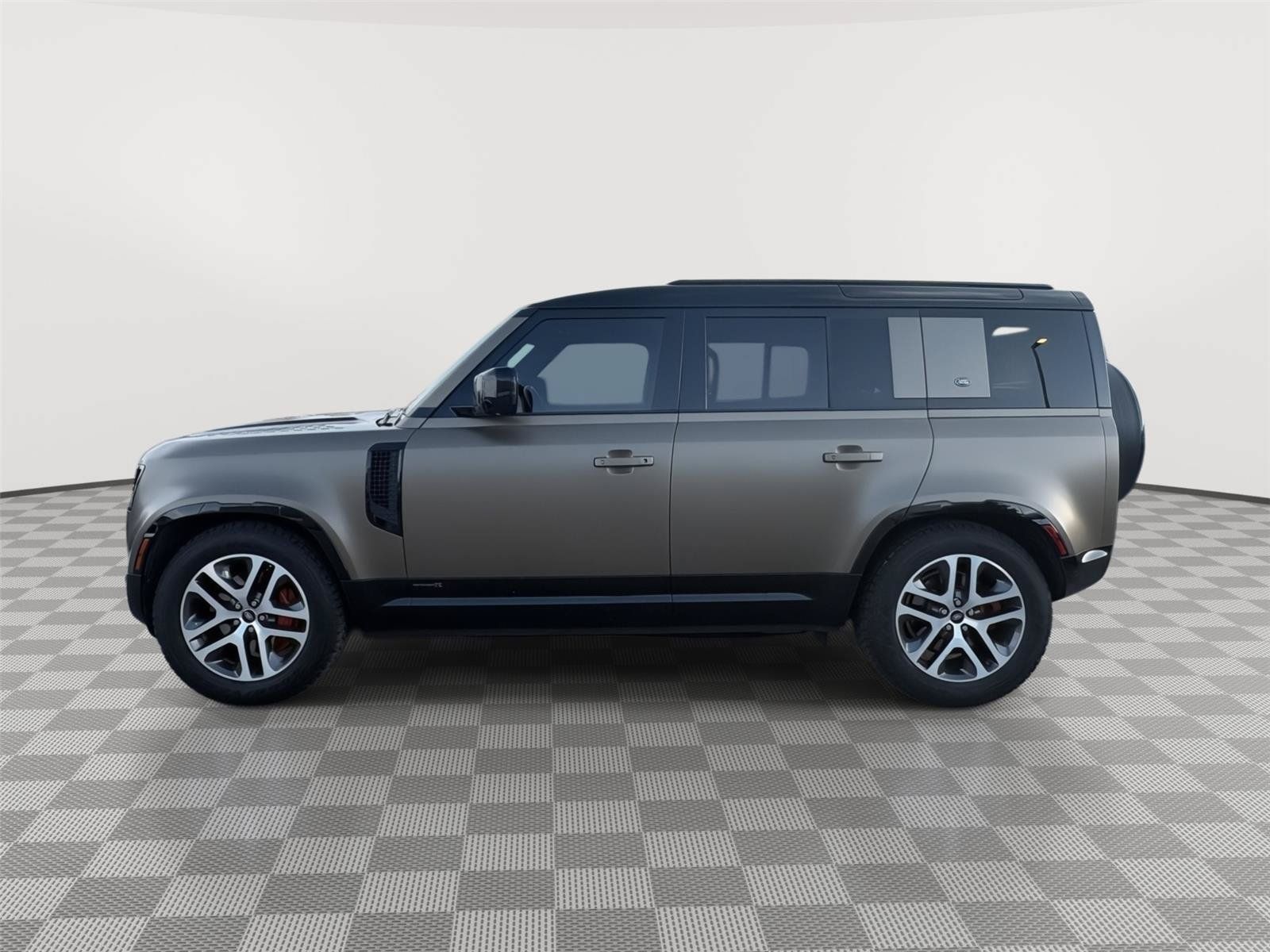 Used 2020 Land Rover Defender 110 X AWD/4WD image 2