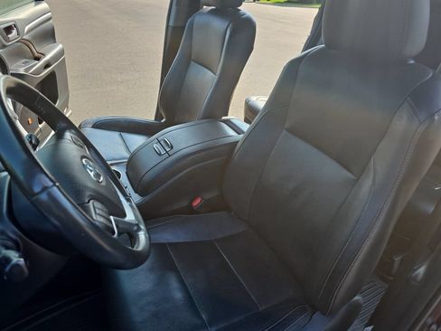 Certified 2019 Toyota Highlander Limited Platinum AWD/4WD image 18
