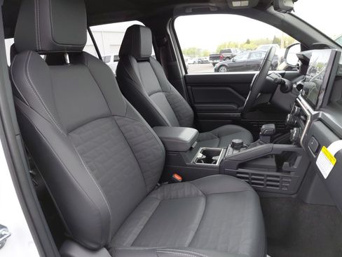 New 2025 Toyota 4Runner TRD Off-Road Premium AWD/4WD image 34