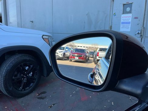 Used 2025 Nissan Sentra SV image 18