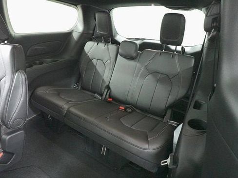 New 2026 Chrysler Pacifica Select image 27